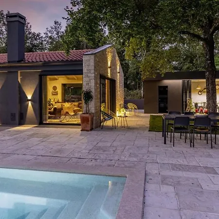 Villa Bijur In Brajkovici - Haus Fuer 8 Personen