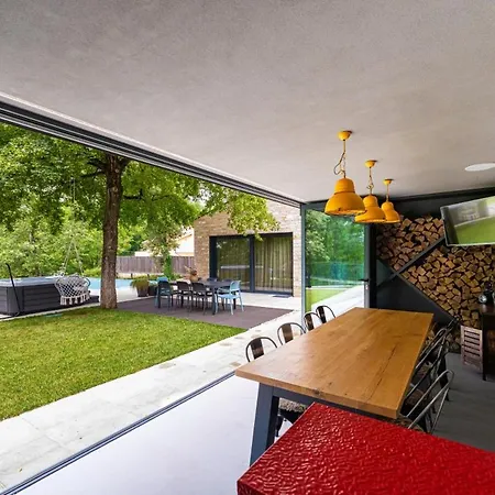 Bijur In Brajkovici - Haus Fuer 8 Personen パジン