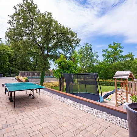 Bijur In Brajkovici - Haus Fuer 8 Personen *