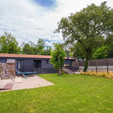 Bijur In Brajkovici - Haus Fuer 8 Personen ヴィラ